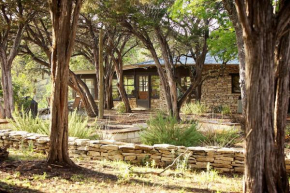 Riverfront Home On 40 Acres W Firepit, Hot Tub